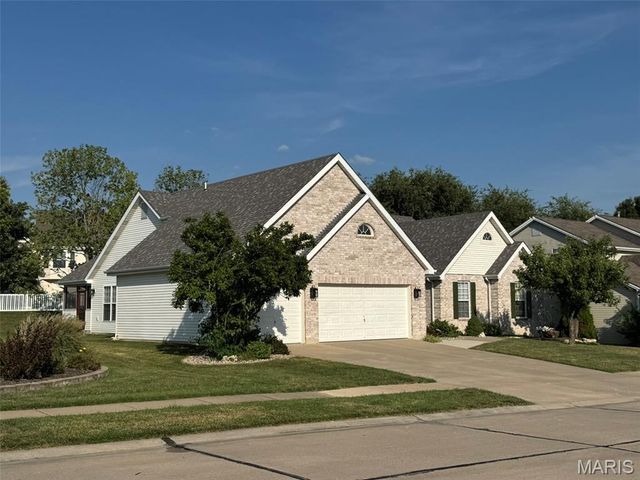 727 Hawk Run Drive, O'fallon, MO 63368