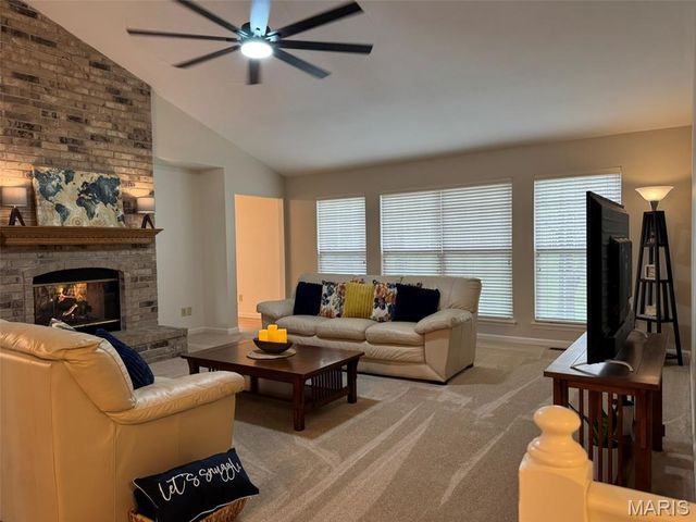 727 Hawk Run Drive, O'fallon, MO 63368