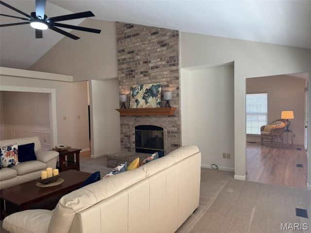 727 Hawk Run Drive, O'fallon, MO 63368