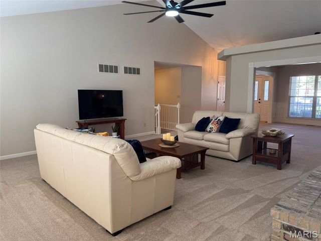 727 Hawk Run Drive, O'fallon, MO 63368