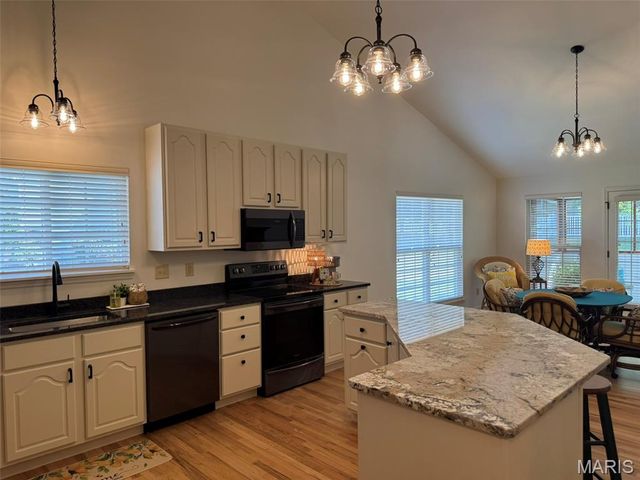 727 Hawk Run Drive, O'fallon, MO 63368