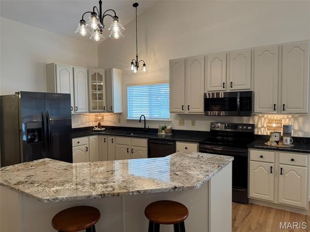 727 Hawk Run Drive, O'fallon, MO 63368