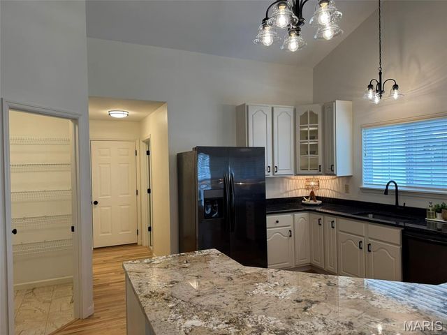 727 Hawk Run Drive, O'fallon, MO 63368