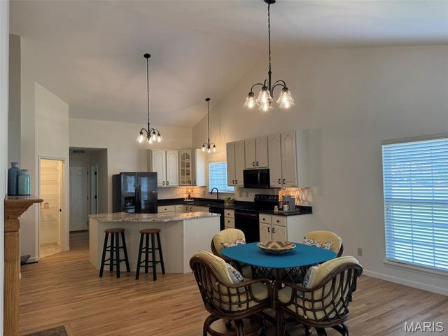 727 Hawk Run Drive, O'fallon, MO 63368