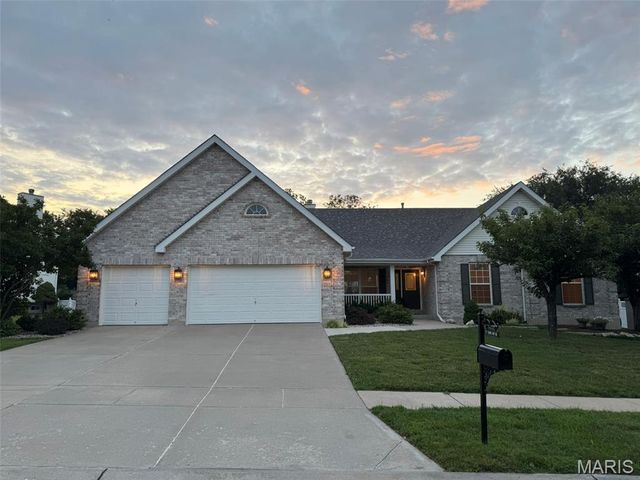 727 Hawk Run Drive, O'fallon, MO 63368