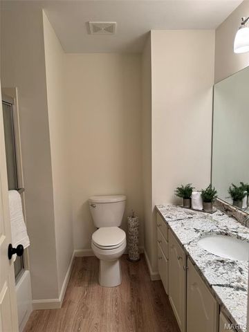 727 Hawk Run Drive, O'fallon, MO 63368