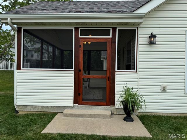 727 Hawk Run Drive, O'fallon, MO 63368