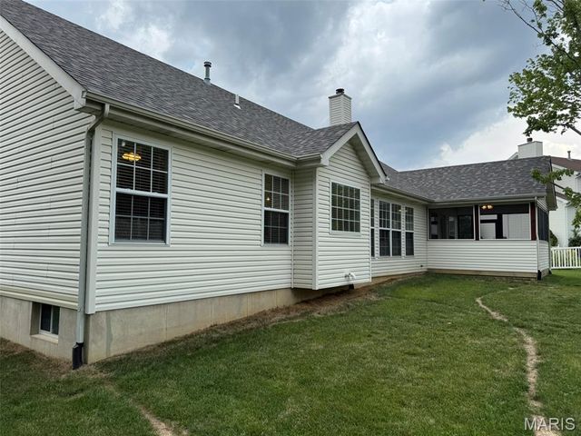 727 Hawk Run Drive, O'fallon, MO 63368