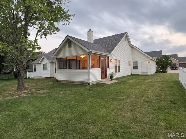 727 Hawk Run Drive, O'fallon, MO 63368