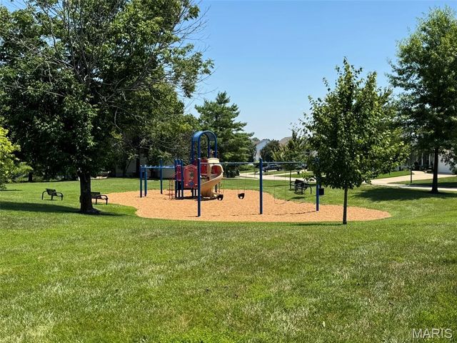 727 Hawk Run Drive, O'fallon, MO 63368