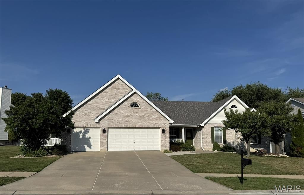 727 Hawk Run Drive, O'fallon, MO 63368