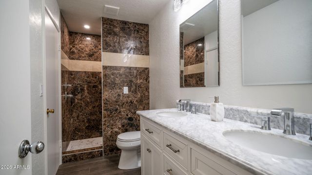 2526 E ISABELLA Avenue, Mesa, AZ 85204
