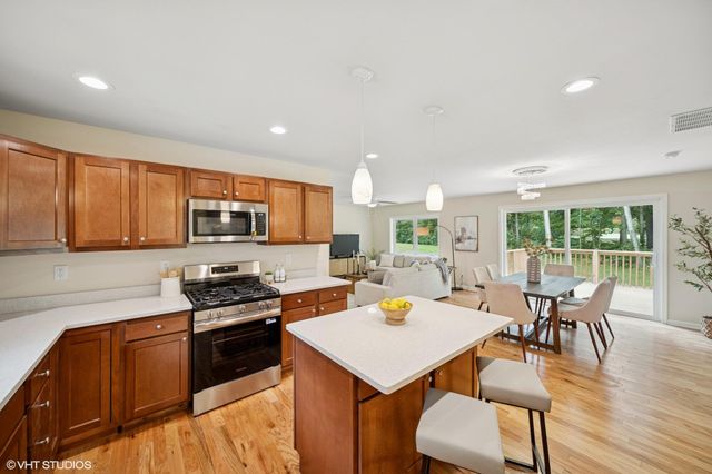 9102 W Valley Court, Michigan City, IN 46360