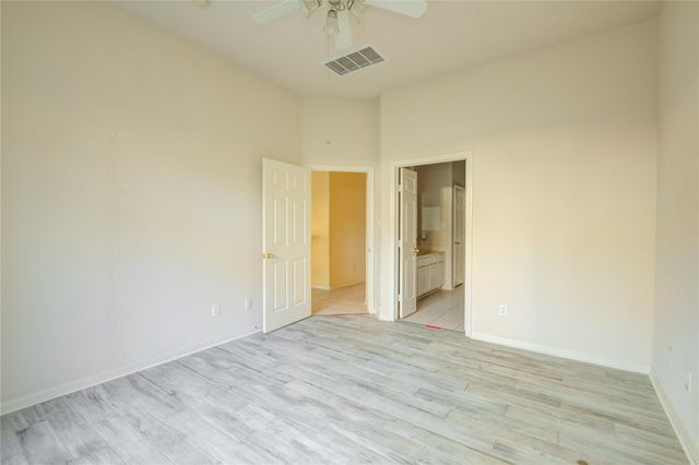 8935 Summer Ash Lane, Sugar Land, TX 77479