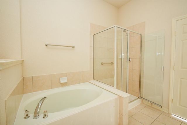 8935 Summer Ash Lane, Sugar Land, TX 77479