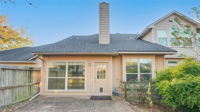 8935 Summer Ash Lane, Sugar Land, TX 77479