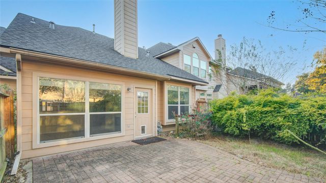 8935 Summer Ash Lane, Sugar Land, TX 77479