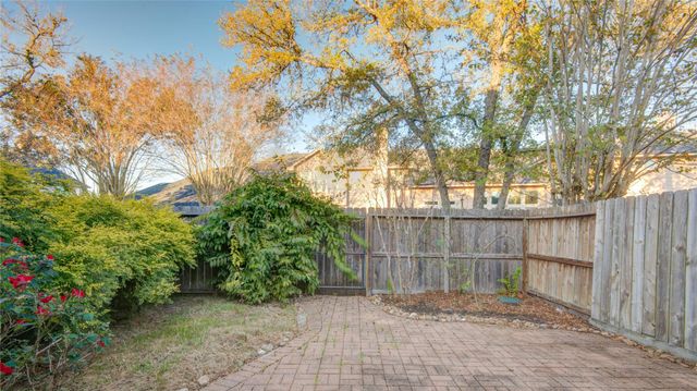 8935 Summer Ash Lane, Sugar Land, TX 77479