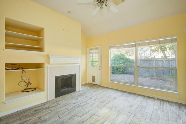 8935 Summer Ash Lane, Sugar Land, TX 77479