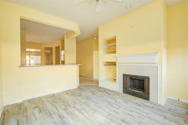 8935 Summer Ash Lane, Sugar Land, TX 77479