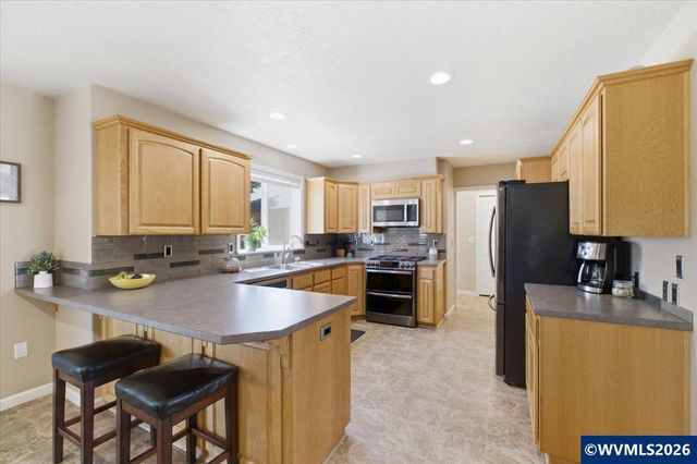 1290 Prairie Grass Av NE, Keizer, OR 97303