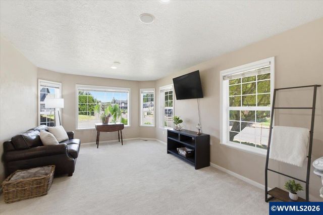 1290 Prairie Grass Av NE, Keizer, OR 97303