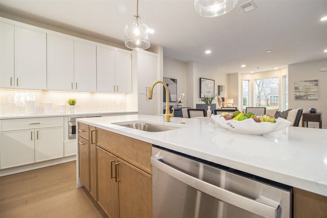 7933 Grand Street 44, Dexter, MI 48130