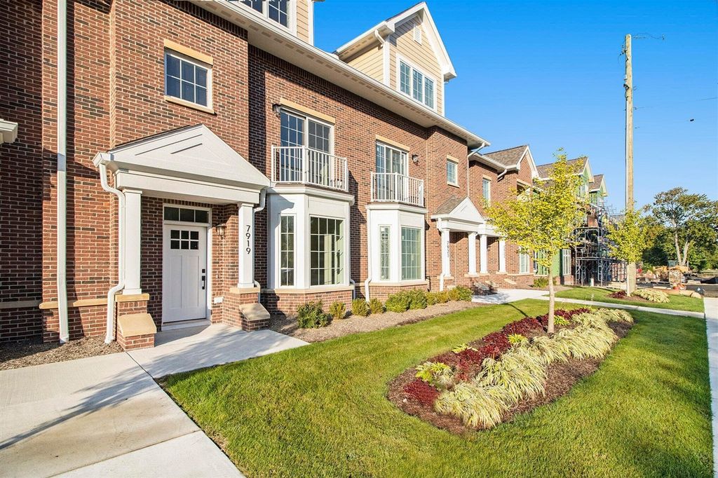 7933 Grand Street 44, Dexter, MI 48130