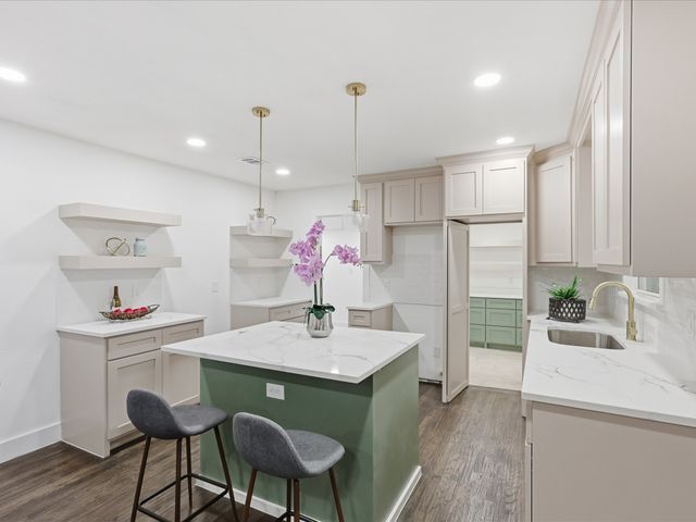 6624 Reeves Street, Richland Hills, TX 76118