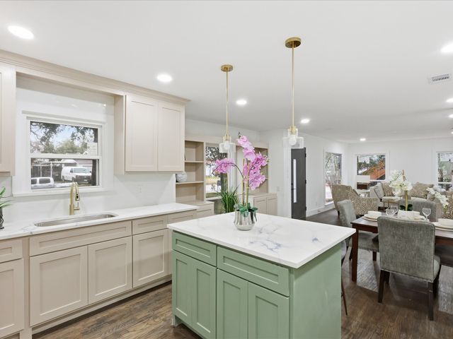 6624 Reeves Street, Richland Hills, TX 76118