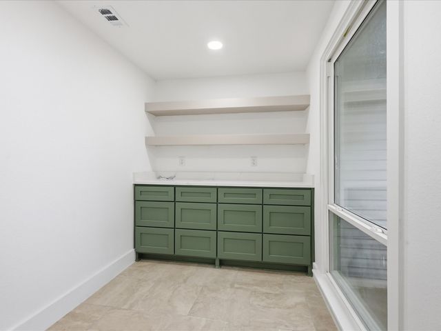 6624 Reeves Street, Richland Hills, TX 76118