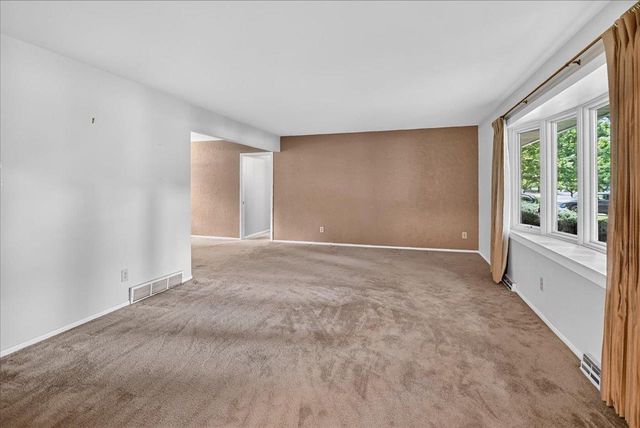 3306 Kingston Drive, Madison, WI 53713