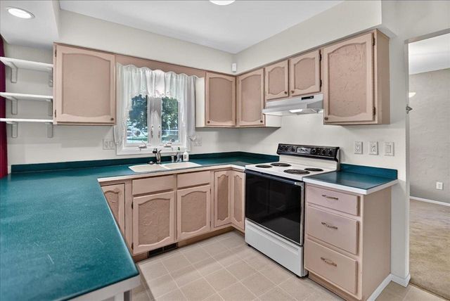 3306 Kingston Drive, Madison, WI 53713