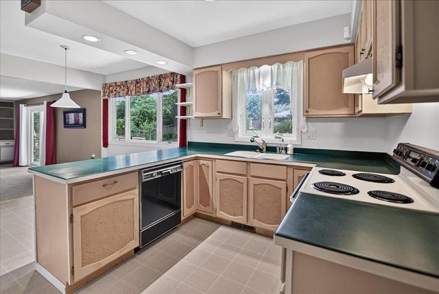 3306 Kingston Drive, Madison, WI 53713