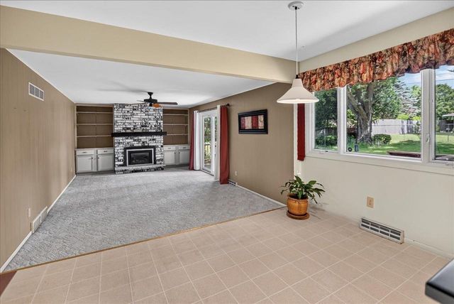 3306 Kingston Drive, Madison, WI 53713