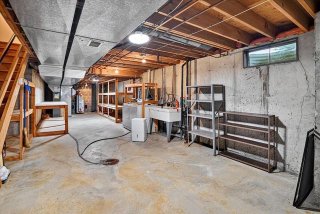 3306 Kingston Drive, Madison, WI 53713