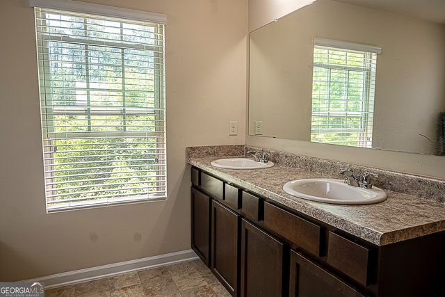 3922 Makeover Court, Atlanta, GA 30349