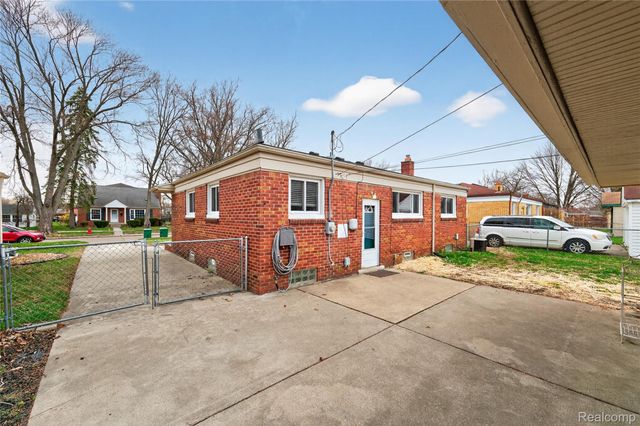 33225 Florence Street, Garden City, MI 48135