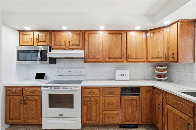 220 N Garber Drive, Tipp City, OH 45371