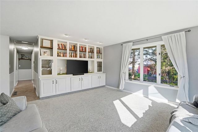 220 N Garber Drive, Tipp City, OH 45371