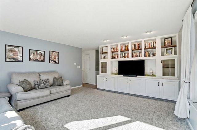 220 N Garber Drive, Tipp City, OH 45371