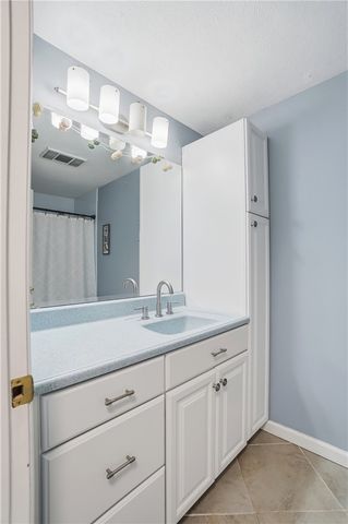 220 N Garber Drive, Tipp City, OH 45371