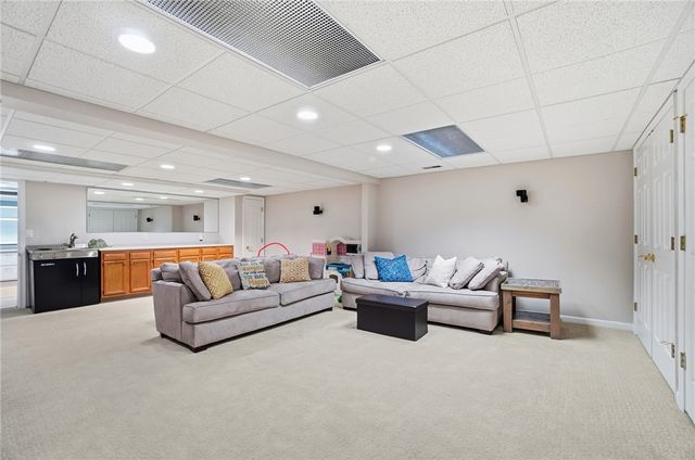 220 N Garber Drive, Tipp City, OH 45371