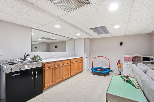 220 N Garber Drive, Tipp City, OH 45371