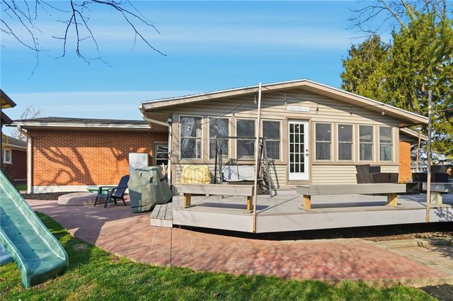 220 N Garber Drive, Tipp City, OH 45371