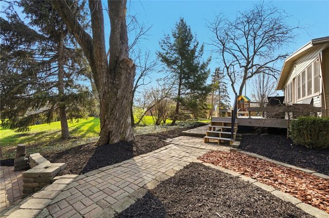 220 N Garber Drive, Tipp City, OH 45371