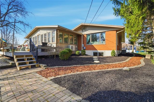 220 N Garber Drive, Tipp City, OH 45371