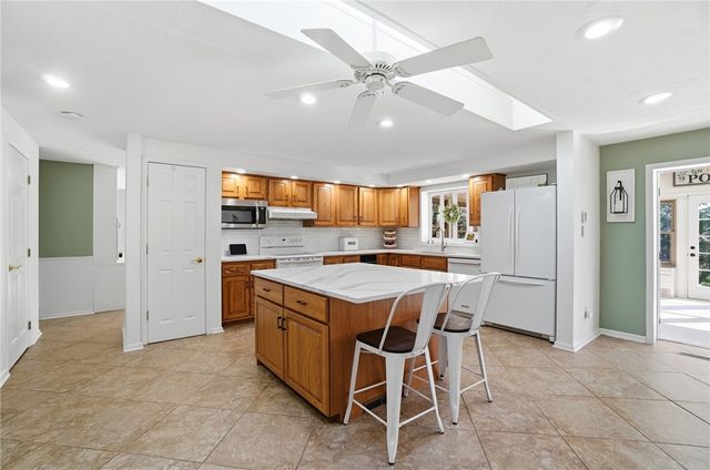 220 N Garber Drive, Tipp City, OH 45371