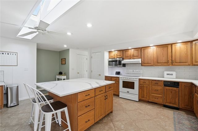 220 N Garber Drive, Tipp City, OH 45371