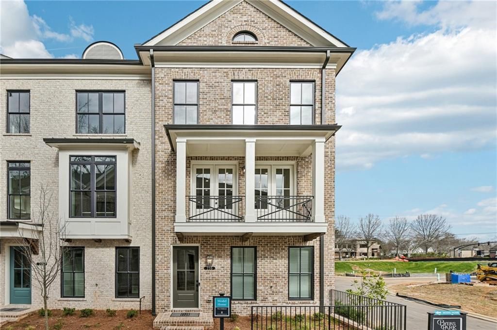 235 Midnight Oak Run 8, Alpharetta, GA 30009